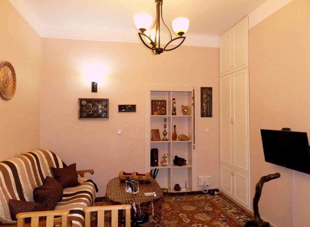 Ara & Gaya Аpartment Apartment เยเรวาน ภายนอก รูปภาพ
