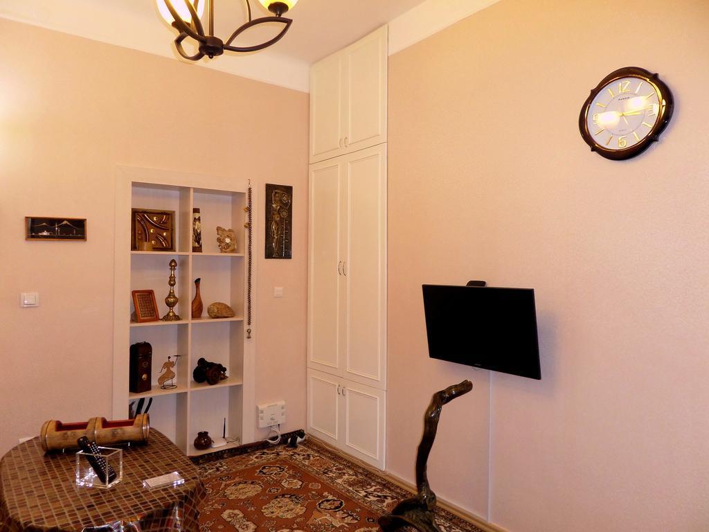 Ara & Gaya Аpartment Apartment เยเรวาน ภายนอก รูปภาพ