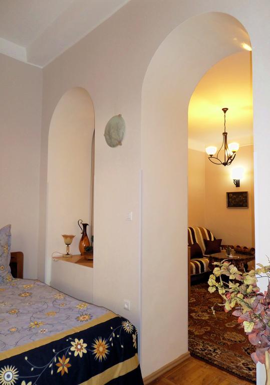 Ara & Gaya Аpartment Apartment เยเรวาน ภายนอก รูปภาพ