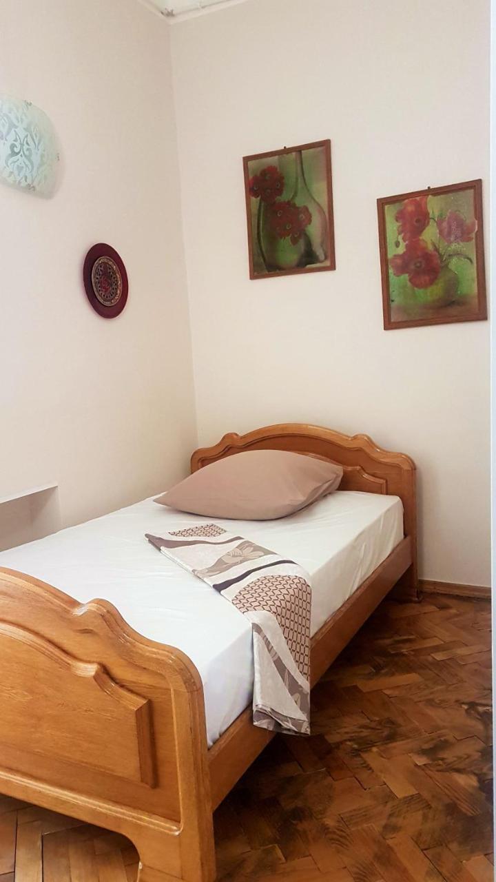 Ara & Gaya Аpartment Apartment เยเรวาน ภายนอก รูปภาพ